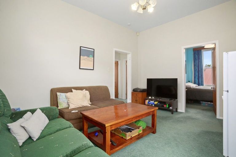 Photo of property in 9 Apuka Street, Brooklyn, Wellington, 6021