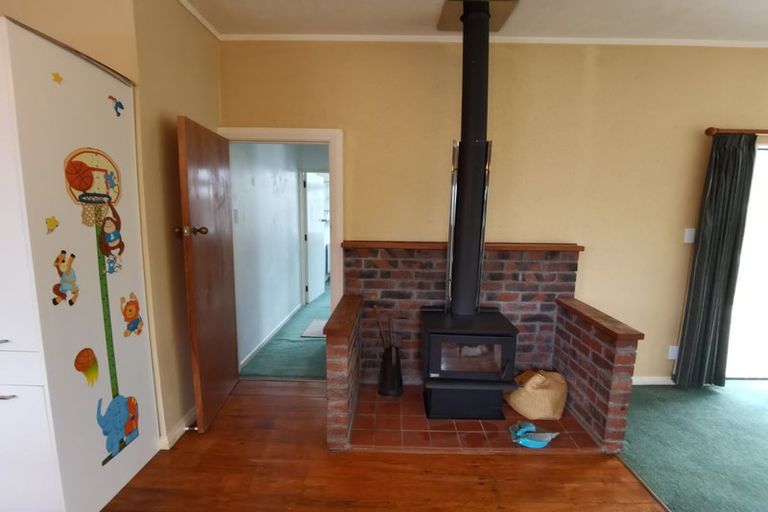 Photo of property in 104 Parkvale Road, Karori, Wellington, 6012