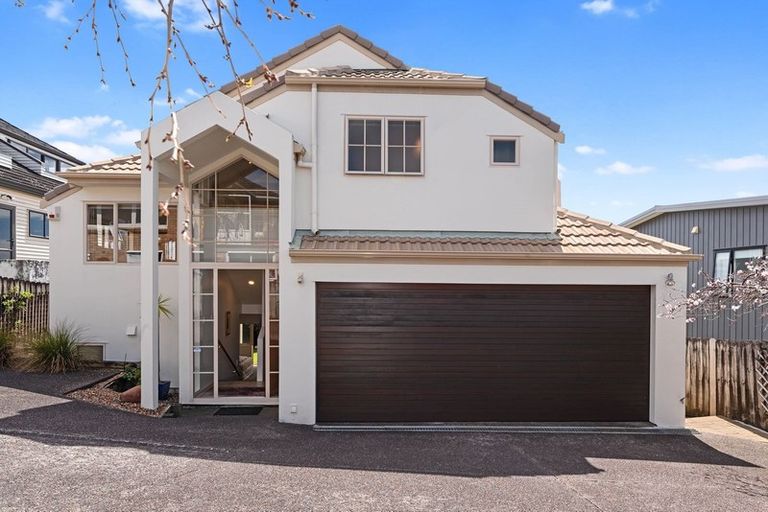 Photo of property in 1/93 Forrest Hill Road, Milford, Auckland, 0620