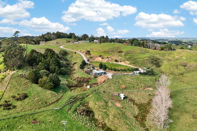 Photo of property in 63 Porter Road, Paparoa, 0571