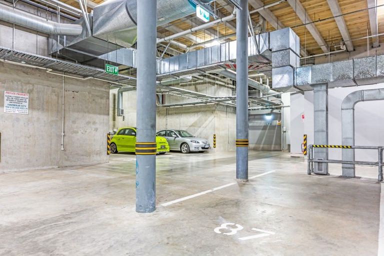 Photo of property in Monument Apartments, 9j/245 Wakefield Street, Te Aro, Wellington, 6011