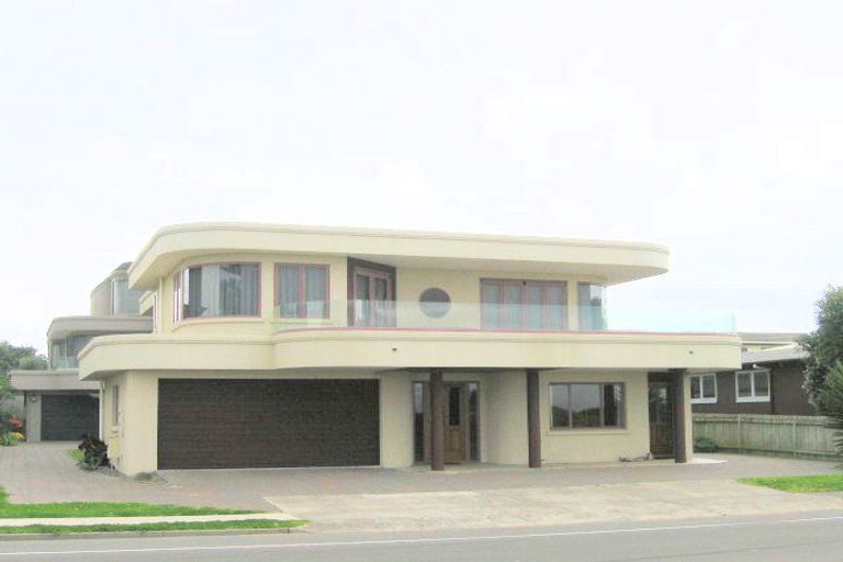 Photo of property in 187 Marine Parade, Mount Maunganui, 3116