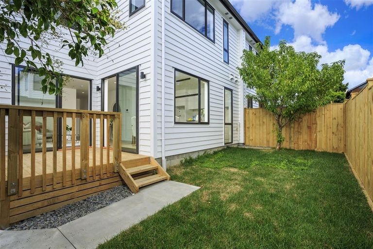 Photo of property in 2c Livingstone Street, Milford, Auckland, 0620