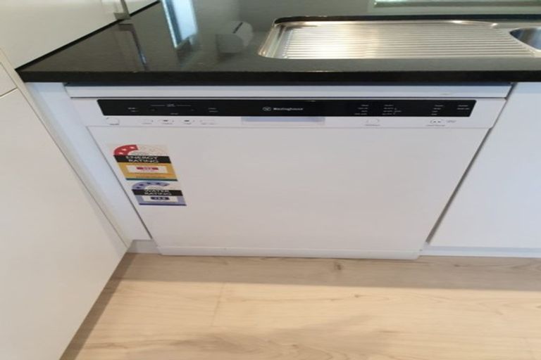 Photo of property in 34a Divich Avenue, Te Atatu South, Auckland, 0610