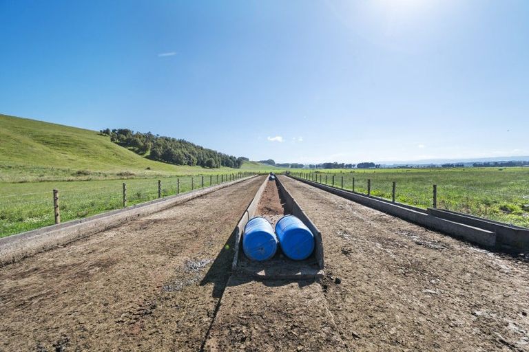 Photo of property in 1968 Kimbolton Road, Kiwitea, Feilding, 4777