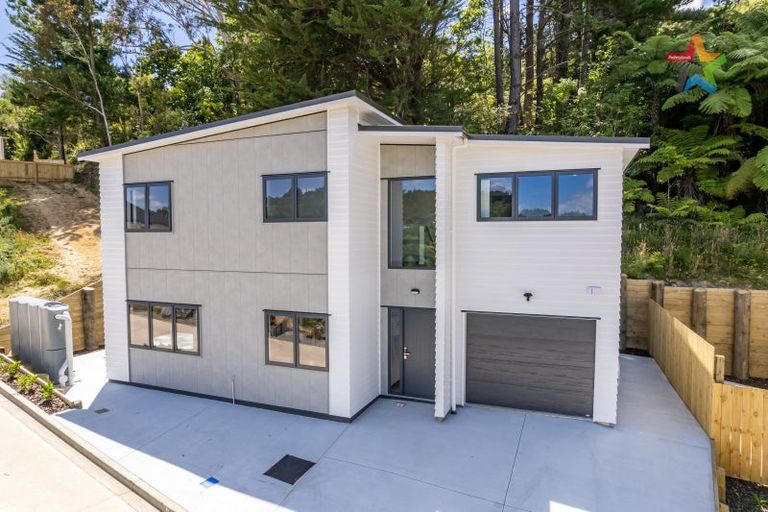 Photo of property in 5 Te Ara O Tahumate, Stokes Valley, 5019