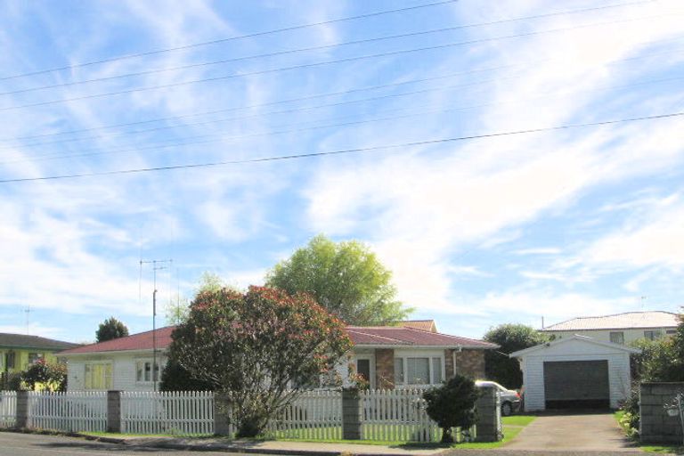 Photo of property in 113 Ngatai Road, Otumoetai, Tauranga, 3110