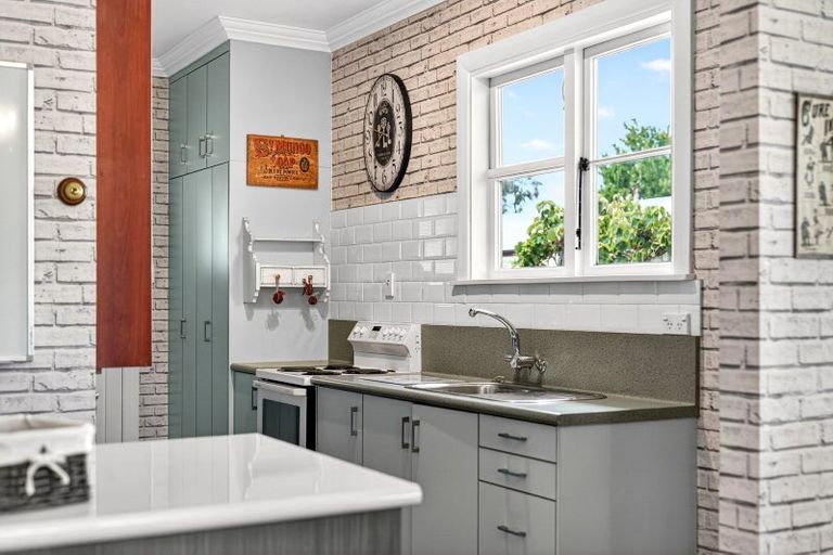 Photo of property in 106 Lincoln Road, Masterton, 5810