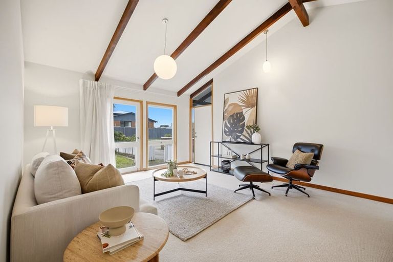 Photo of property in 3 Raekura Place, Redcliffs, Christchurch, 8081