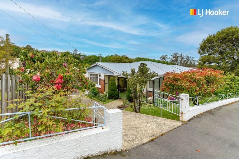 Photo of property in 35 Glen Road, Mornington, Dunedin, 9011