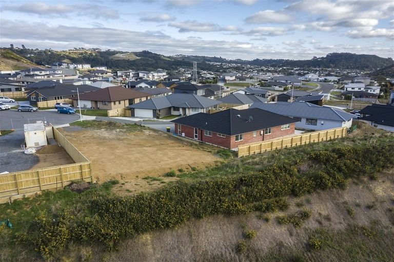 Photo of property in 15 Weatherdeck Close, Whitby, Porirua, 5024
