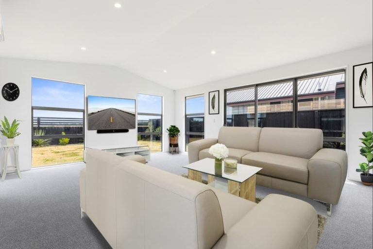 Photo of property in 37 Westpark Boulevard, Rangiora, 7400