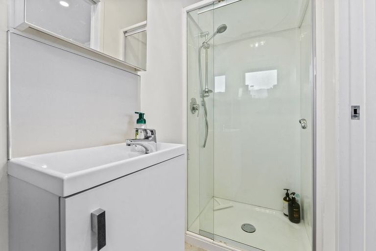 Photo of property in 662 Beach Road, Browns Bay, Auckland, 0630