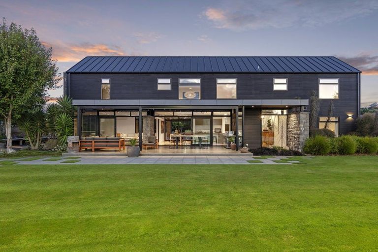 Photo of property in 18 Quarters Place, Halswell, Christchurch, 8025