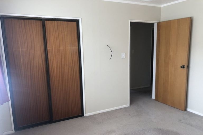 Photo of property in 1/6 Hoyle Place, New Plymouth, 4310