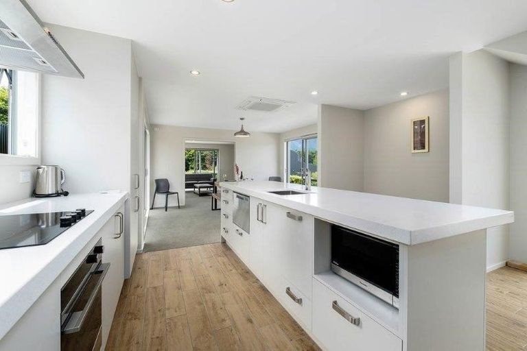 Photo of property in 17 Moraine Place, Lake Hawea, Wanaka, 9382