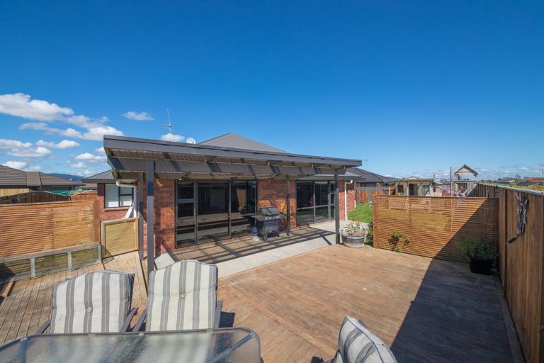 Photo of property in 7 Medallion Court, Kelvin Grove, Palmerston North, 4414