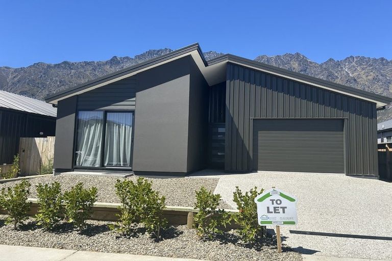 Photo of property in 7 Collie Road, Jacks Point, 9371