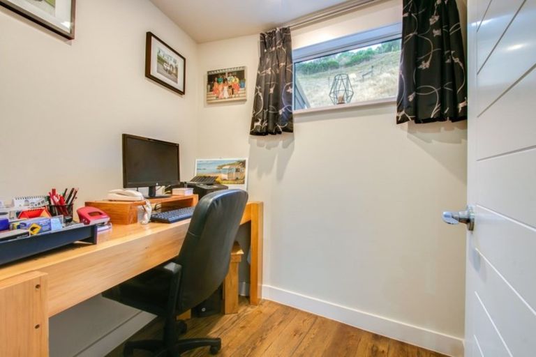 Photo of property in 81 Kent Terrace, Taradale, Napier, 4112