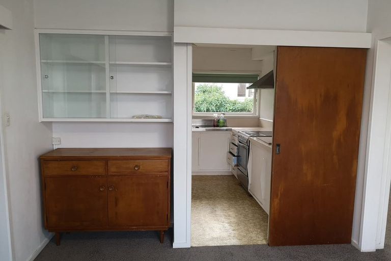 Photo of property in 170 Chivalry Road, Glenfield, Auckland, 0629