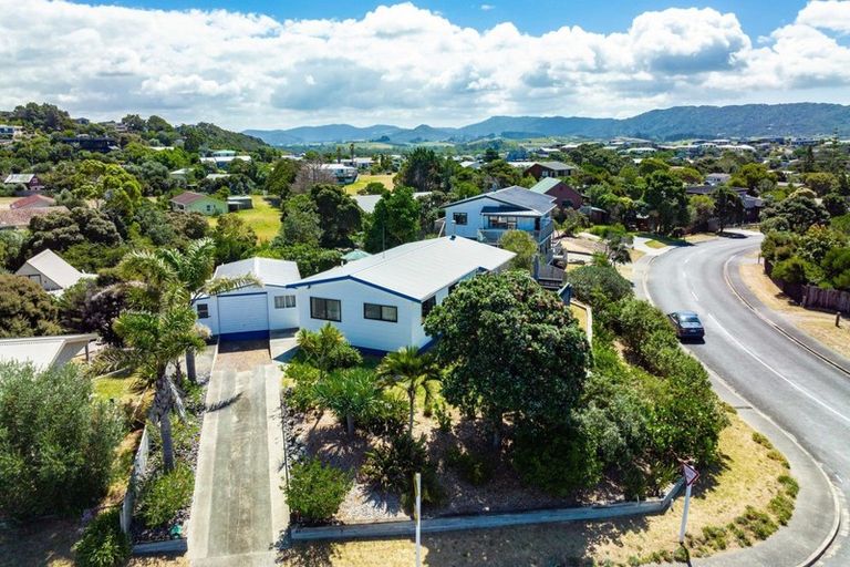 Photo of property in 12 Holiday Crescent, Mangawhai Heads, Mangawhai, 0505