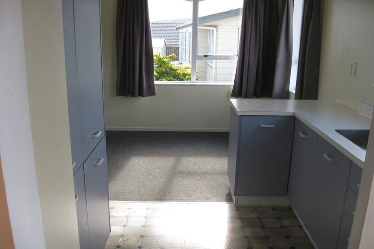 Photo of property in 72a Guadeloupe Crescent, Grenada Village, Wellington, 6037