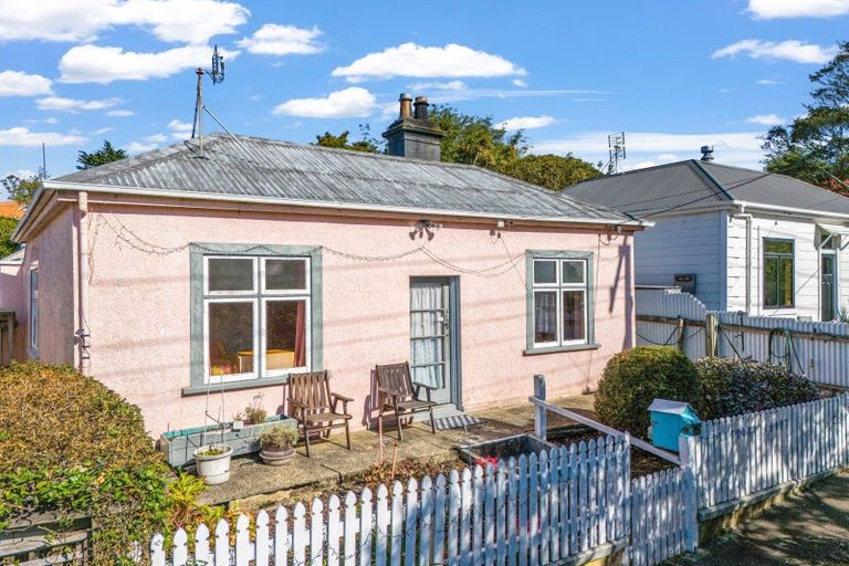 Photo of property in 16 Scotia Street, Port Chalmers, 9023