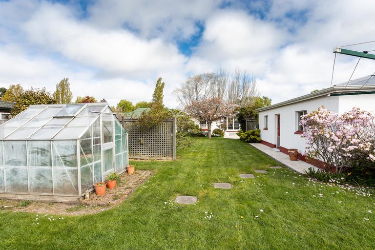 Photo of property in 932 Avonside Drive, Avondale, Christchurch, 8061