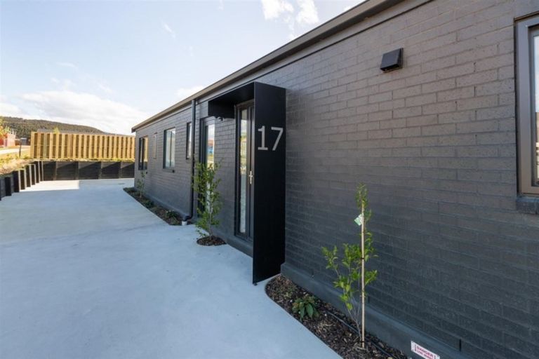 Photo of property in 17 Obelisk Street, Wanaka, 9305