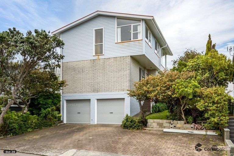Photo of property in 23 Bushey Way, Maungaraki, Lower Hutt, 5010