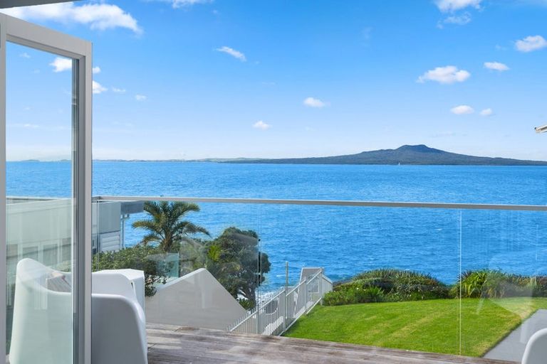 Photo of property in 5/241 Hurstmere Road, Takapuna, Auckland, 0622