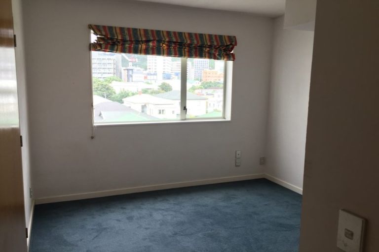 Photo of property in Endeavour Apartments, 15/125 Thorndon Quay, Pipitea, Wellington, 6011