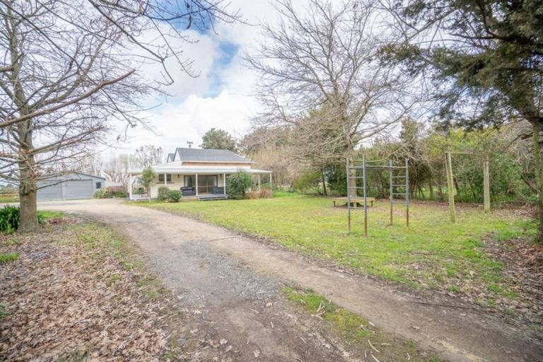 Photo of property in 102 Stewart Road, Awahuri, Palmerston North, 4479