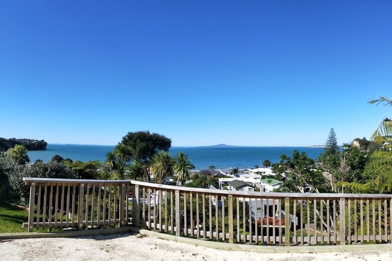 Photo of property in 32a Wade River Road, Stanmore Bay, Whangaparaoa, 0932