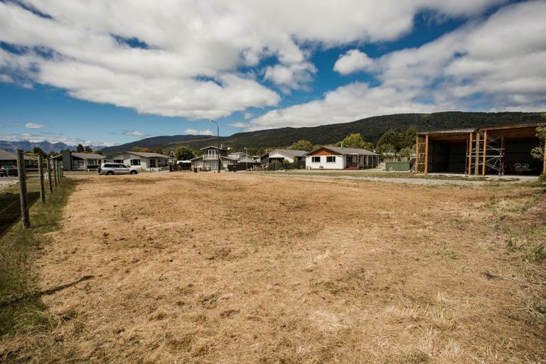 Photo of property in 28 Motu-au Close, Manapouri, 9679