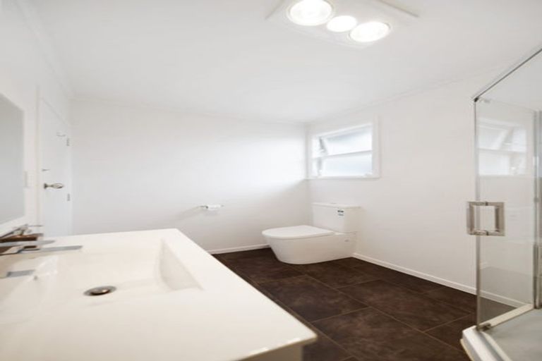 Photo of property in 19 Clendon Place, Manurewa, Auckland, 2102