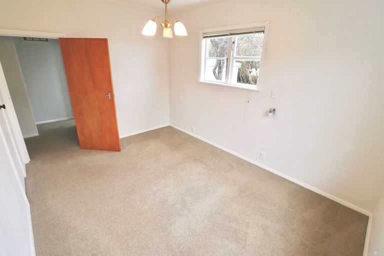 Photo of property in 10 Naenae Road, Naenae, Lower Hutt, 5011