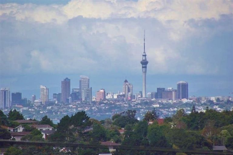 Photo of property in 10 Mcclintock Road, Massey, Auckland, 0614