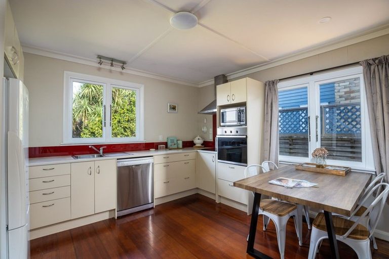 Photo of property in 47 Whiteley Street, Moturoa, New Plymouth, 4310