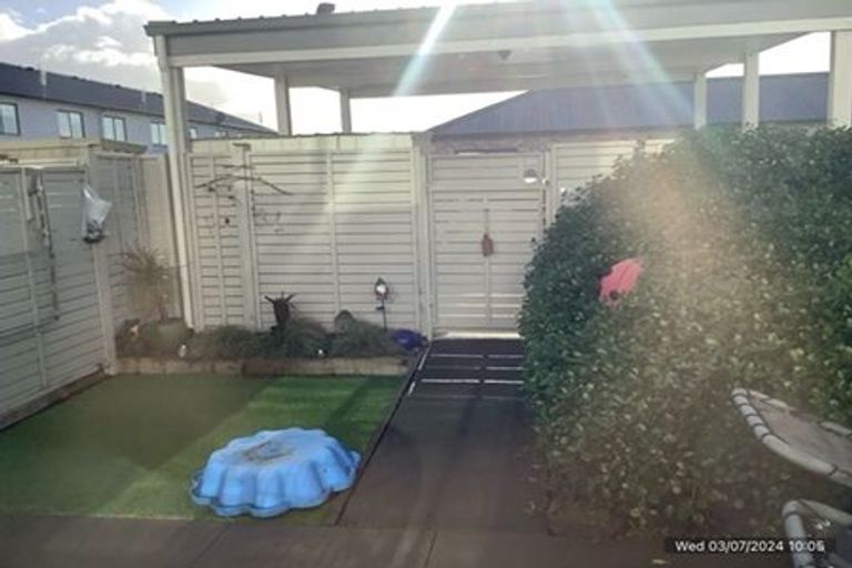 Photo of property in 12 Adlam Lane, Takanini, 2112