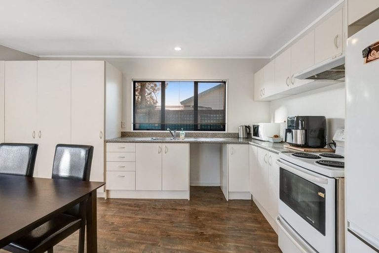 Photo of property in 2/100 Brightside Road, Stanmore Bay, Whangaparaoa, 0932