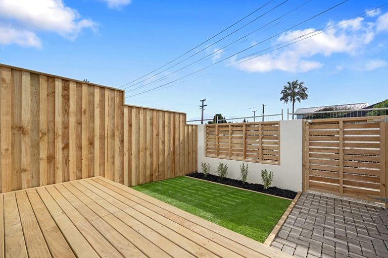 Photo of property in 17 Von Sturmer Street, Mangere East, Auckland, 2024