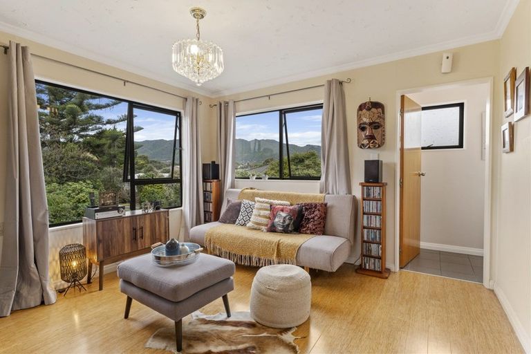 Photo of property in 298 Te Moana Road, Waikanae, 5036