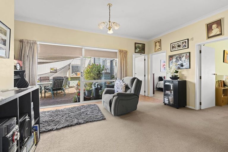 Photo of property in 1416 Devon Road, Brixton, Waitara, 4382