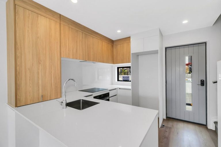 Photo of property in 49 Jabuka Street, Glen Eden, Auckland, 0602