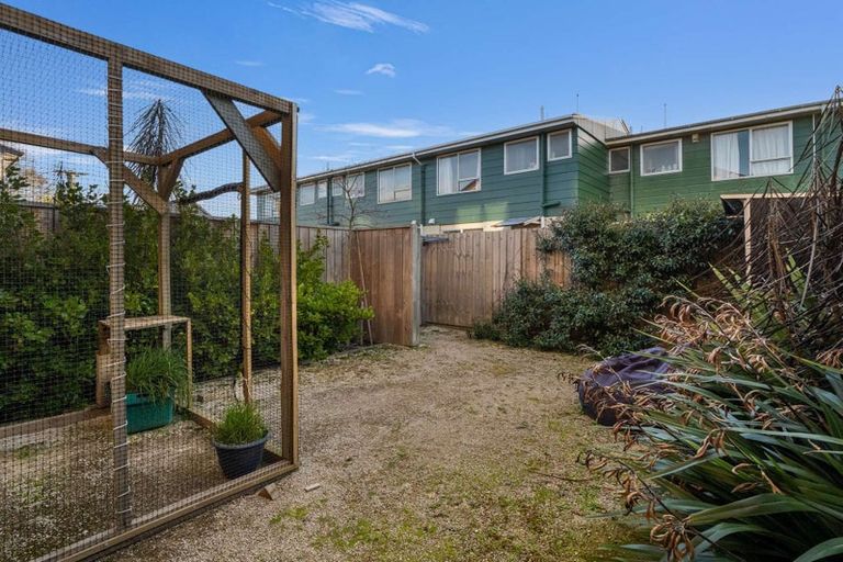 Photo of property in 3/25 Hargest Crescent, Sydenham, Christchurch, 8023