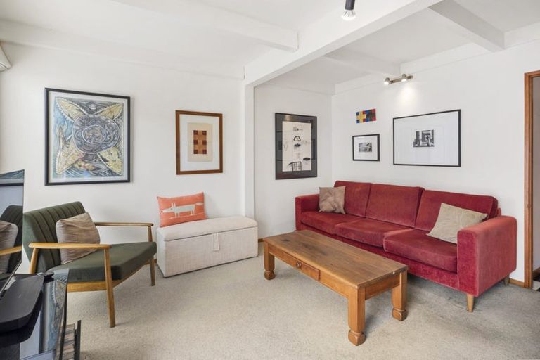 Photo of property in 70b Majoribanks Street, Mount Victoria, Wellington, 6011