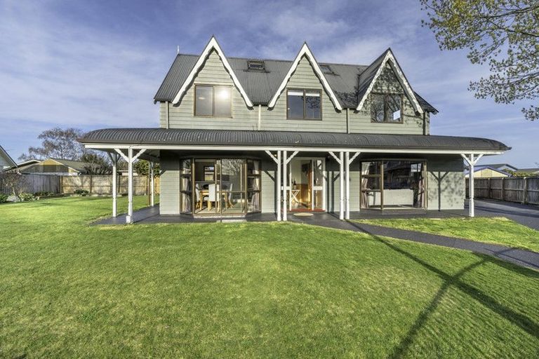 Photo of property in 12 Chokebore Place, Sockburn, Christchurch, 8042