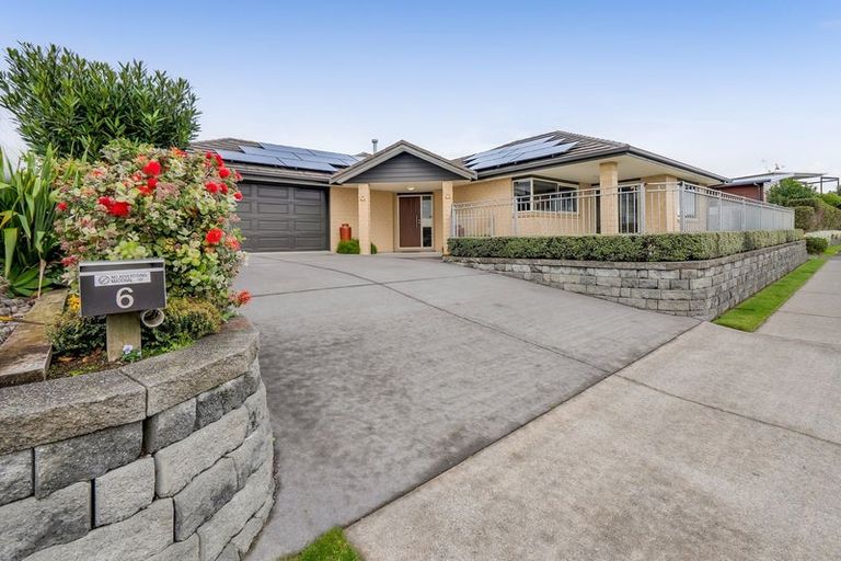 Photo of property in 6 Saint Andrews Parkway, Waiwhakaiho, New Plymouth, 4312
