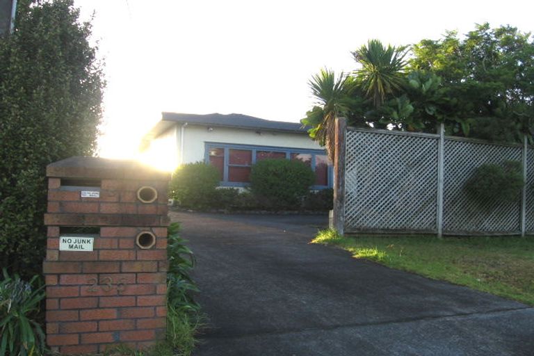 Photo of property in 1/235 Glenfield Road, Hillcrest, Auckland, 0627